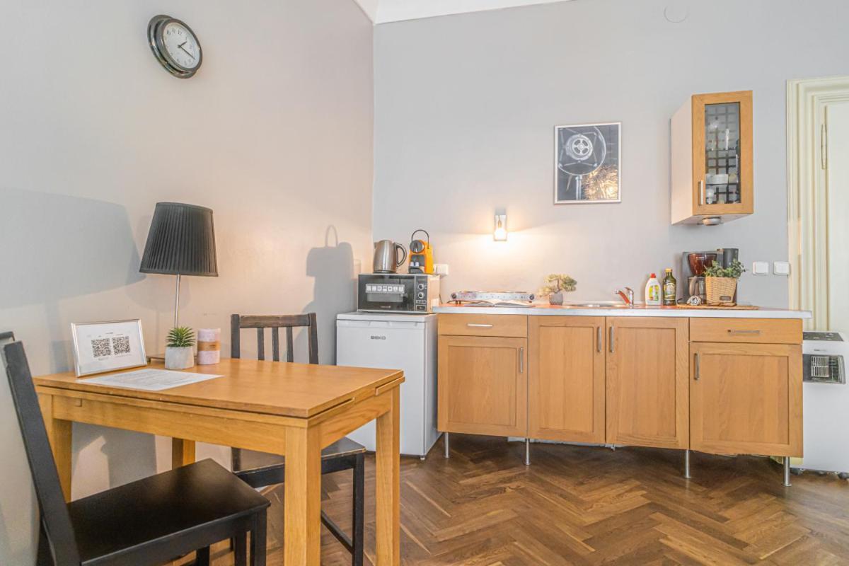 Bright Studio Close To Charles Bridge And Prague Castle Apartment Bagian luar foto