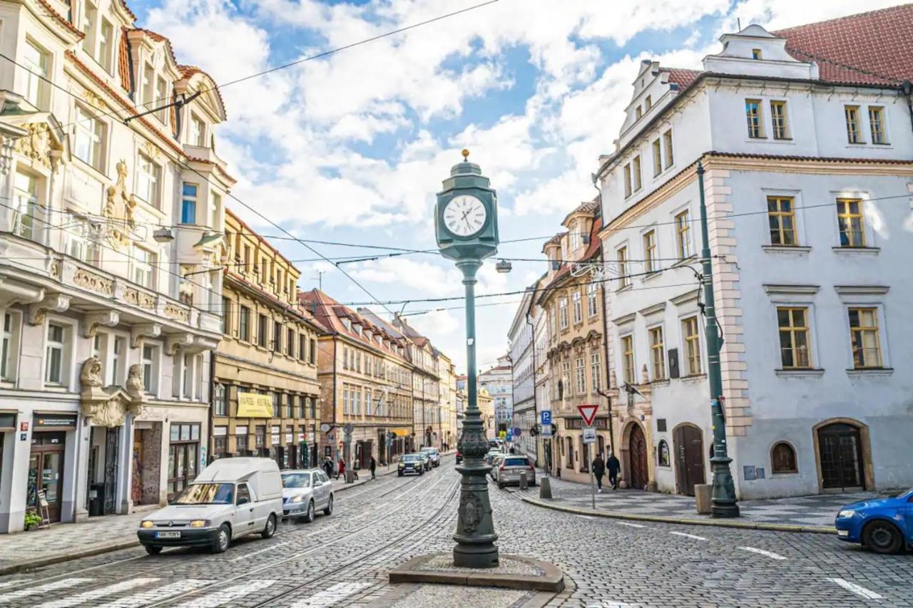 Bright Studio Close To Charles Bridge And Prague Castle Apartment Bagian luar foto